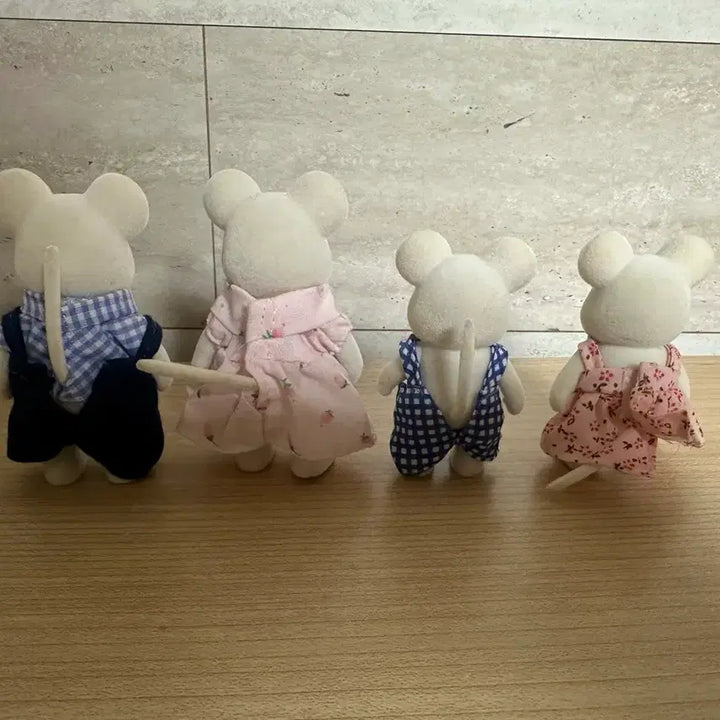 [BUNJANG] Sylvanian Families White Mouse Family / 실바니안 흰쥐가족