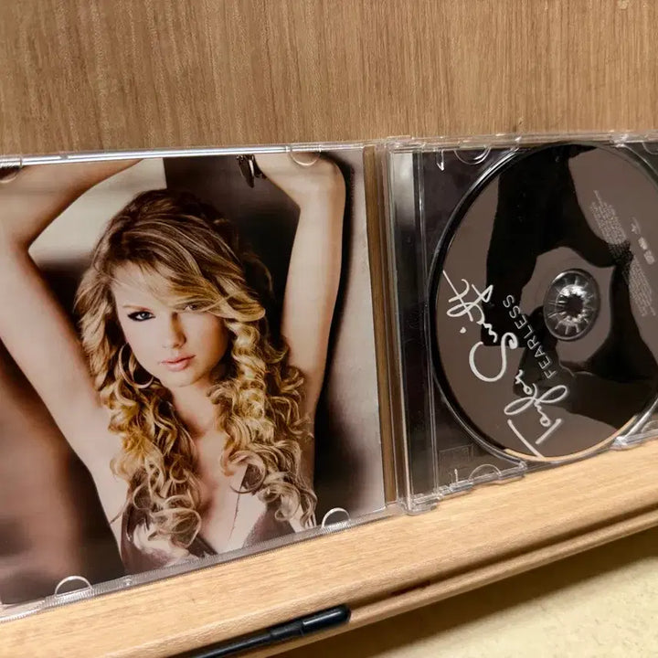 [BUNJANG] Taylor Swift Fearless (2008) CD / 테일러 스위프트 2집 - Fearless (2008) / CD