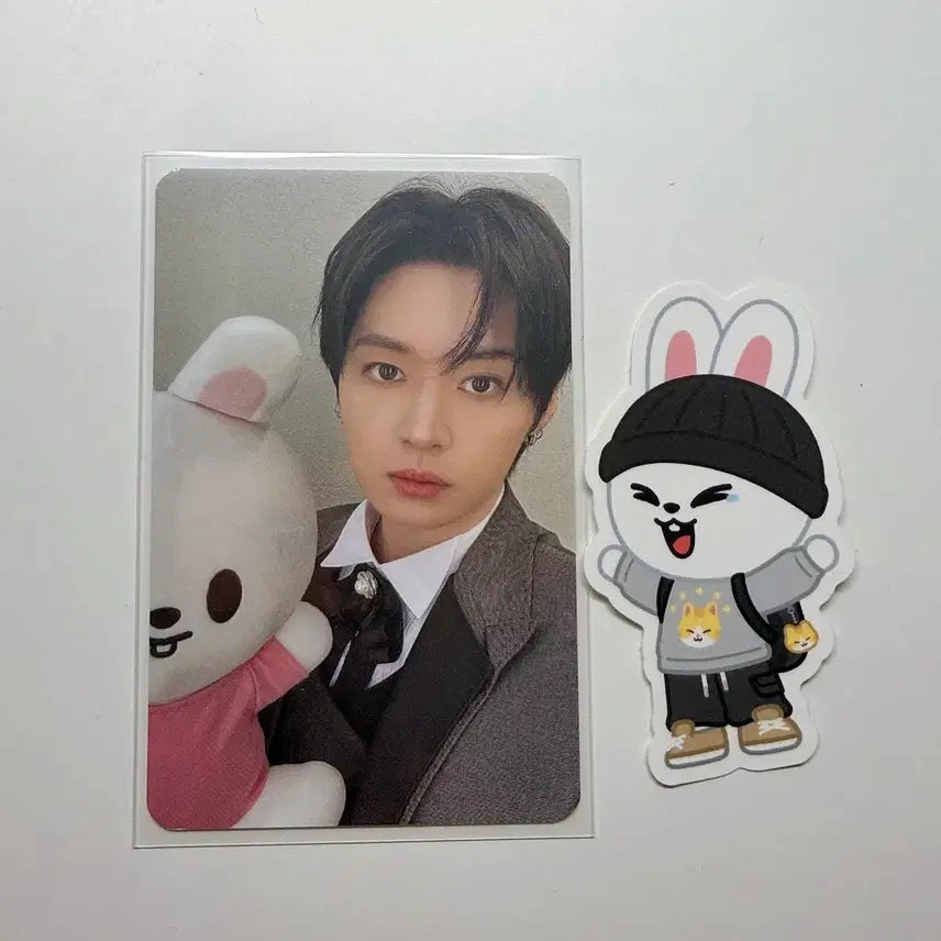 [BUNJANG] Stray Kids SKZOO Lee Know Photocard &amp; Ribbit Sticker Bundle Set / 스트레이키즈 스키주 서울 팝업 리노 4만원 구매포카 + 리빗 스티커