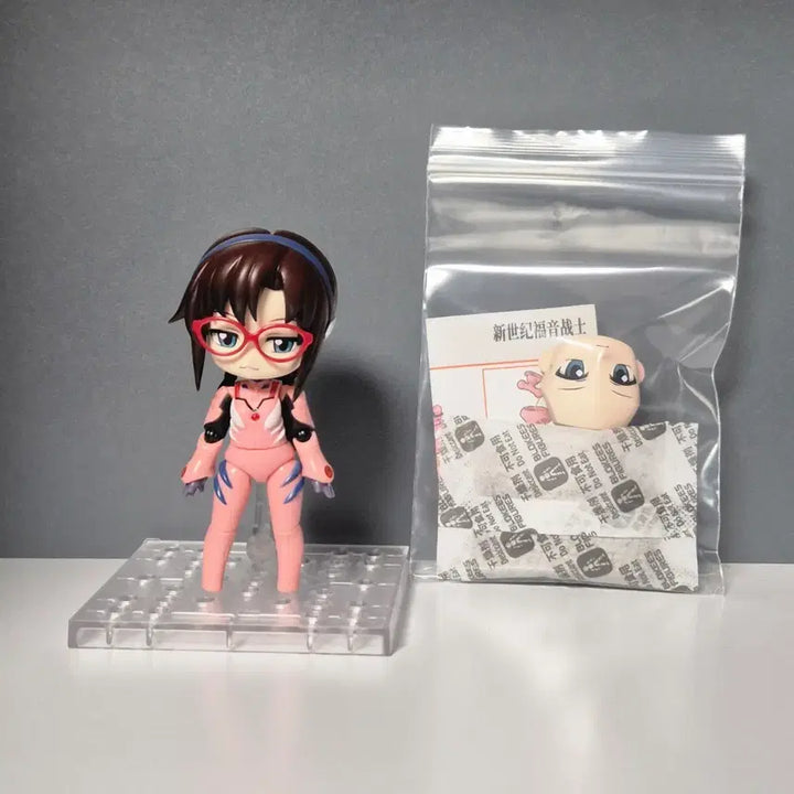 [BUNJANG] BLOCKY Evangelion Makinami Mari Figure / 블로키 에반게리온 마키나미 마리 피규어