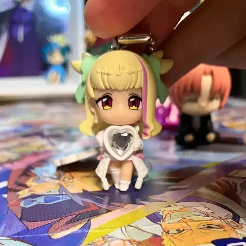 [BUNJANG] PreCure Cure Zukyun Gacha Figure / 너와 아이돌 프리큐어 큐어 즈큥 가챠