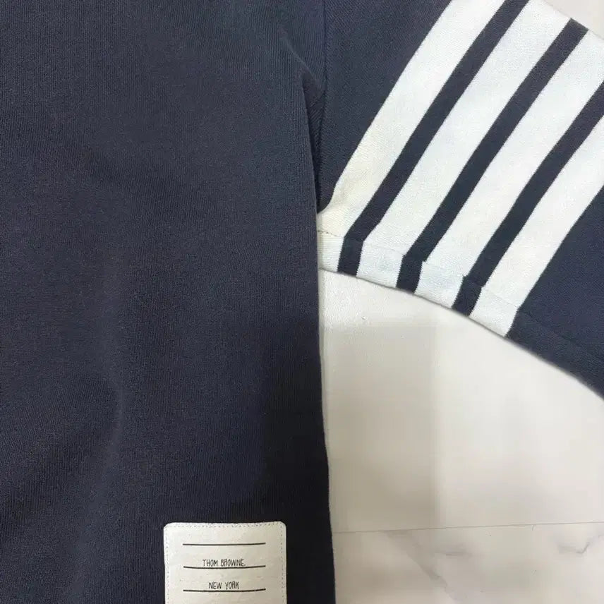 [BUNJANG] Thom Browne Navy Tricolor Sweatshirt Size 2 / 톰브라운 네이비 삼선 맨투맨 사이즈2