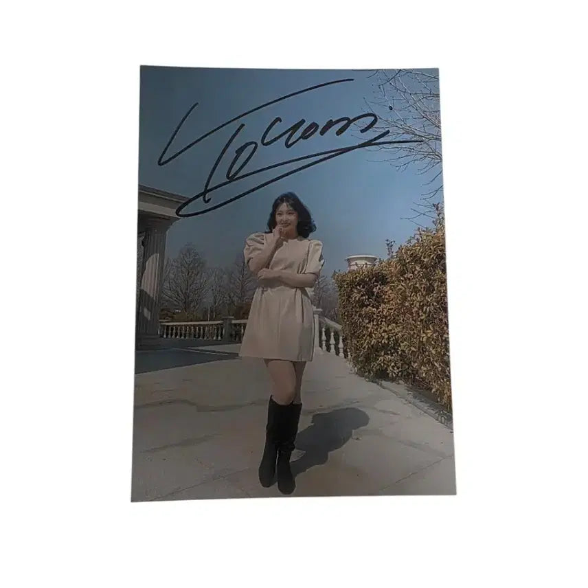 [BUNJANG] Yoyomi Autographed Photo / 가수 요요미 싸인 사진