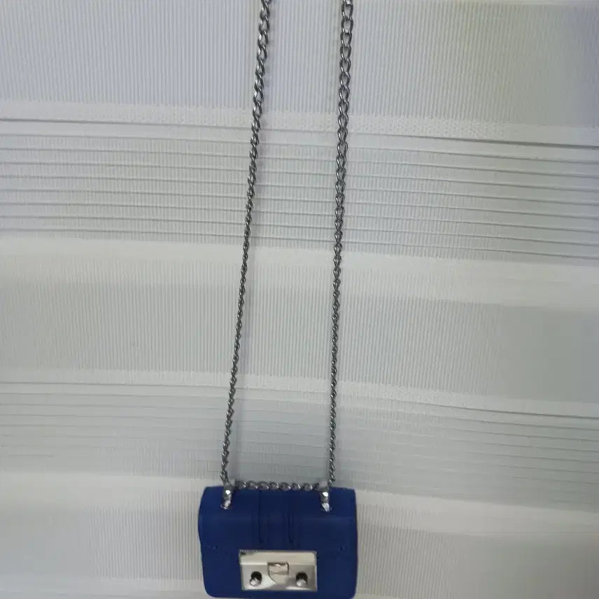 [BUNJANG] Mini Chain Crossbody Bag - Blue / 미니 체인 제펜 크로스백 블루