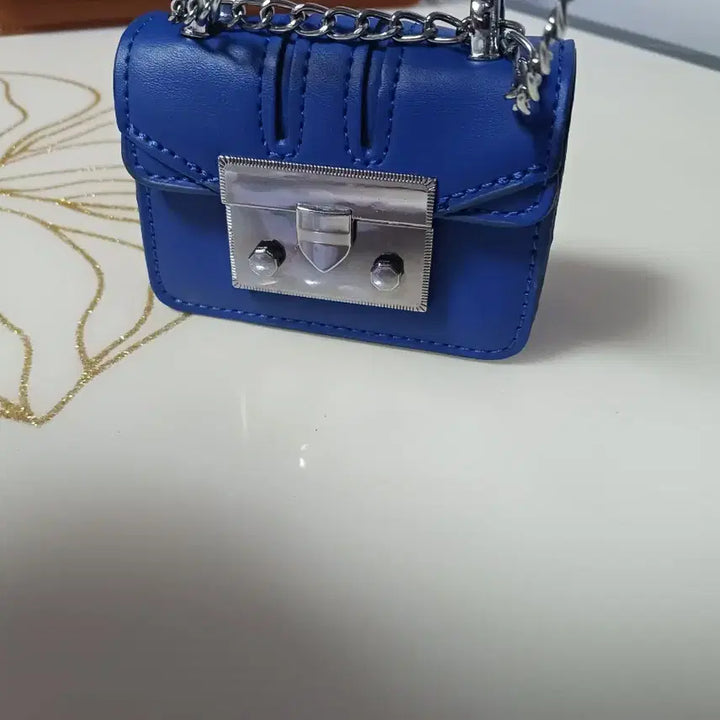 [BUNJANG] Mini Chain Crossbody Bag - Blue / 미니 체인 제펜 크로스백 블루