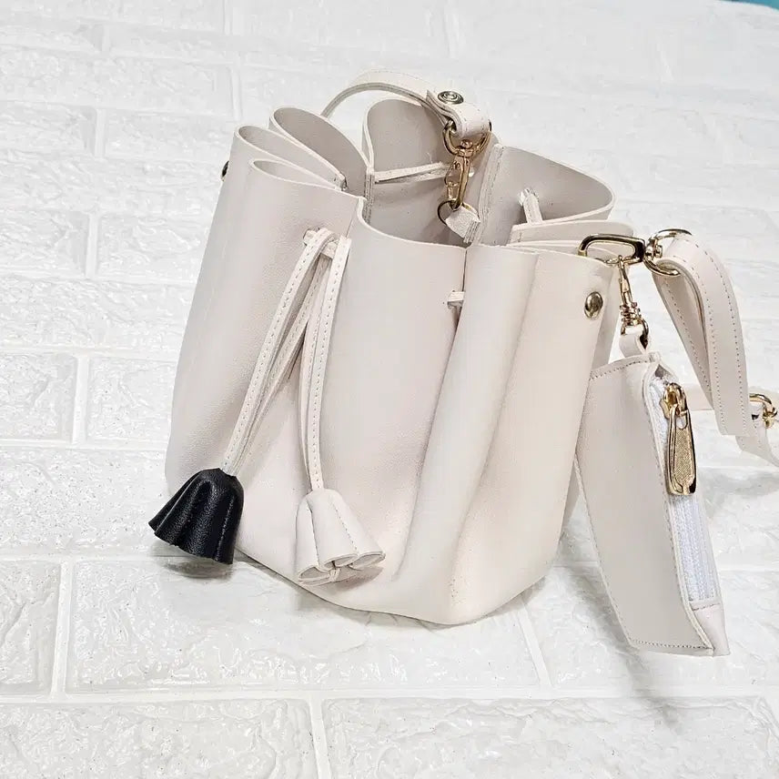 [BUNJANG] Ivory Drawstring Bucket Bag / 긔여운 복조리 버킷백