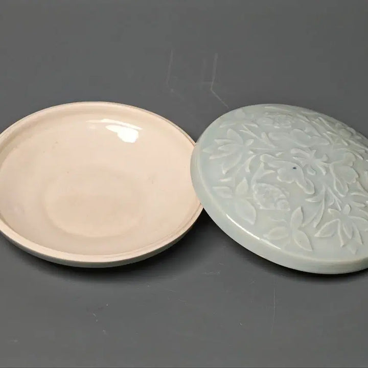 [BUNJANG] Jingdezhen Kiln Celadon Glazed Flower Pattern Lidded Jar / 정요 관요 연녹유 화문 유개합 중국도자기 골동품 고미술품 수집품