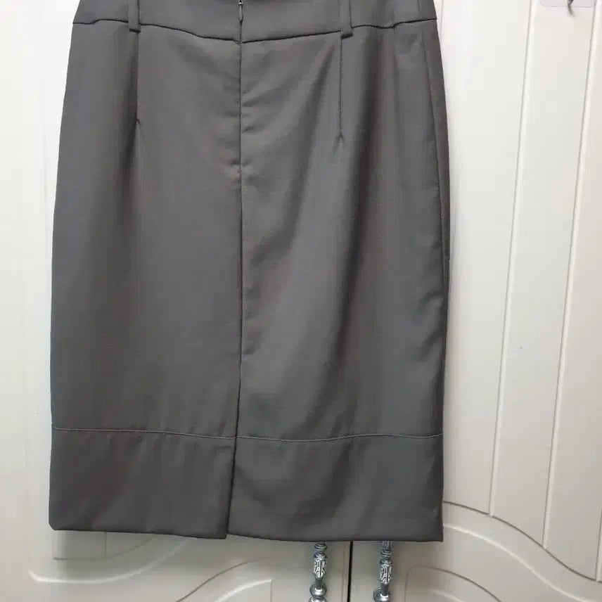 [BUNJANG] The Izzat Collection Gray Midi Skirt / 더아이잗 컬렉션 그레이 스커트