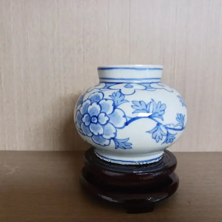 [BUNJANG] Blue and White Porcelain Peony Vase / 청화백자 목단호