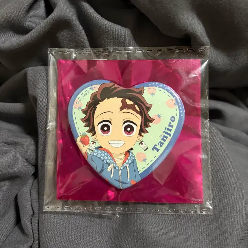 [BUNJANG] Demon Slayer Tanjiro Heart Can Badge / 귀칼 딸기축제 탄지로 하트 캔뱃지 새상품