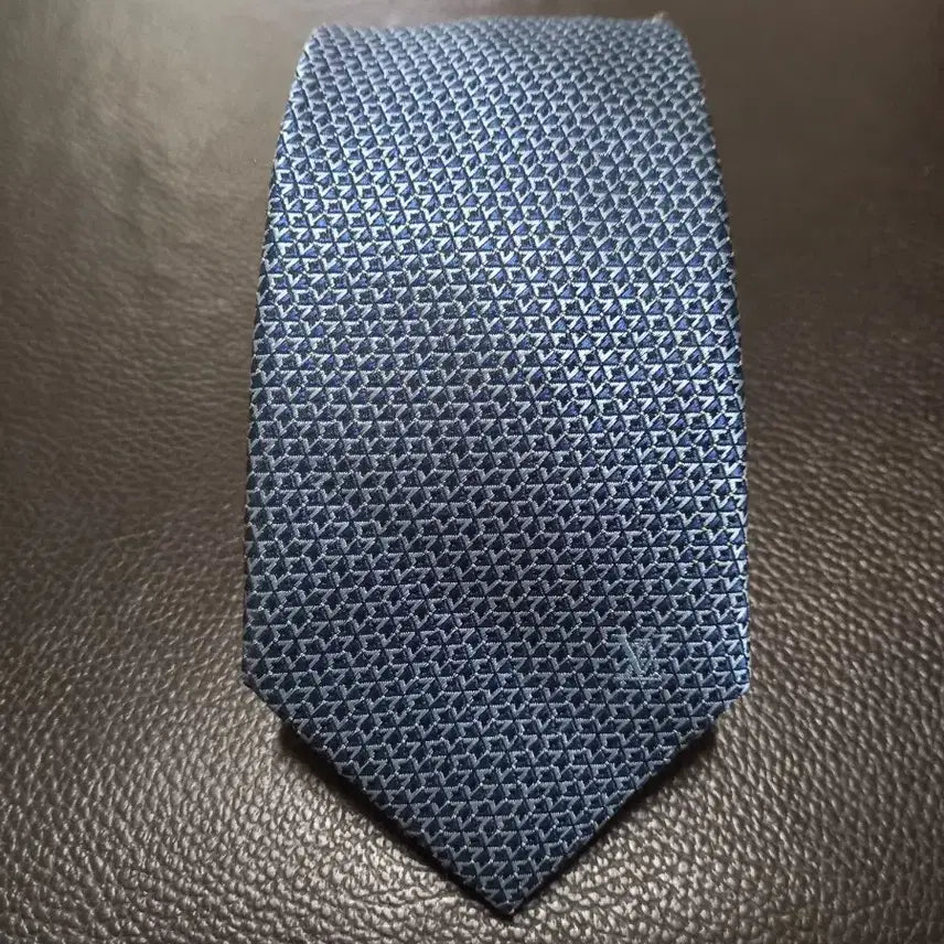 [BUNJANG] Louis Vuitton Silk Necktie Blue / 루이비통 넥타이 [미사용]