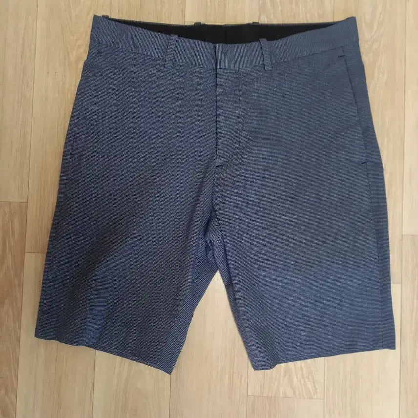 [BUNJANG] Theory Navy Casual Shorts (Size 30) / 띠어리 반바지 [미사용]