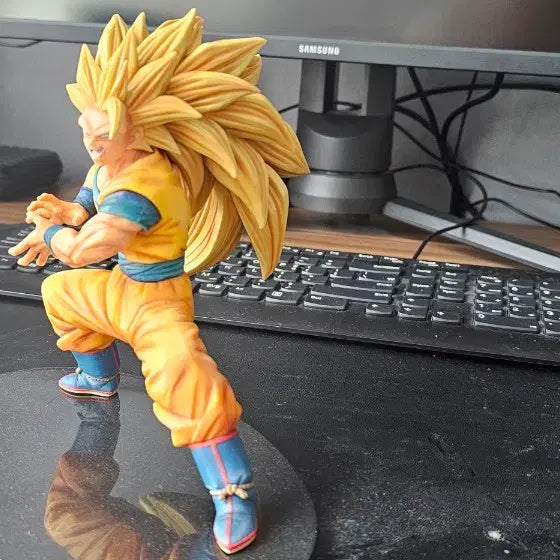[BUNJANG] Super Saiyan 3 Son Goku Repainted Figure / 초사이어인3 손오공 리페인트 피규어 팝니다.