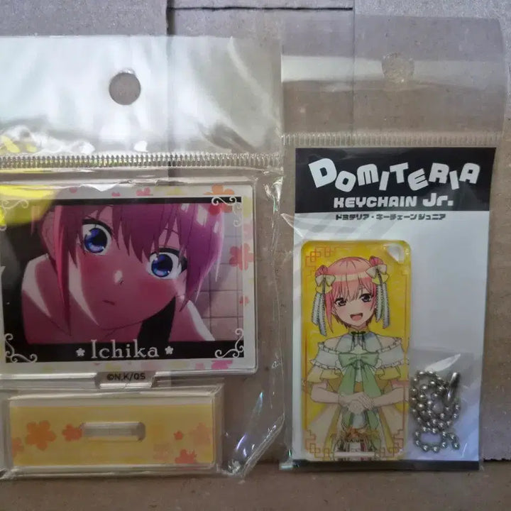 [BUNJANG] Quintessential Quintuplets Ichika Acrylic Stand &amp; Keyring Bundle Set / 오등분의신부 이치카 아크릴스탠드 아크릴키링 일괄