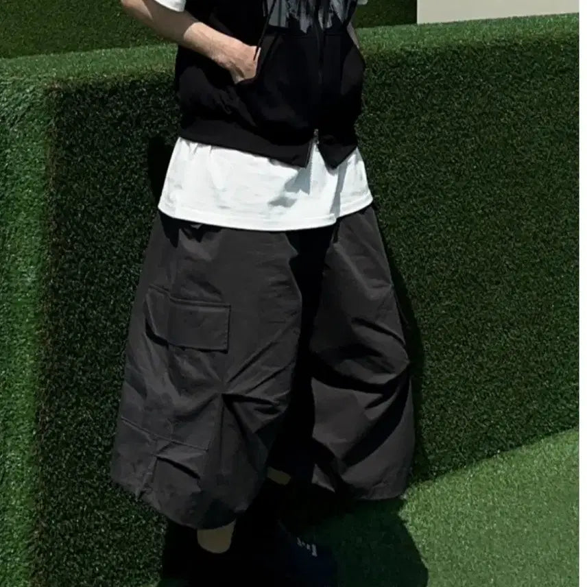 [BUNJANG] Bermuda Cargo Parachute Pants - Oversized Fit / 버뮤다 카고 파라슈트 프리 빅사이즈