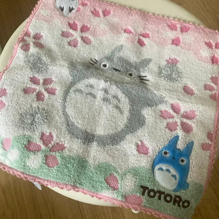 [BUNJANG] Ghibli Totoro Cherry Blossom Edition Handkerchief / 지브리 토토로 벚꽃 에디션 손수건 (상태 최상)
