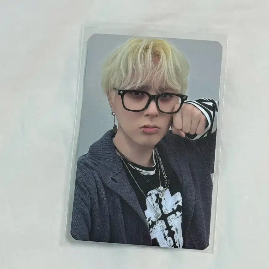 [BUNJANG] ONEWE Giyuk Icarus Photocard / 원위 기욱 이카루스 공방 포카 포토카드