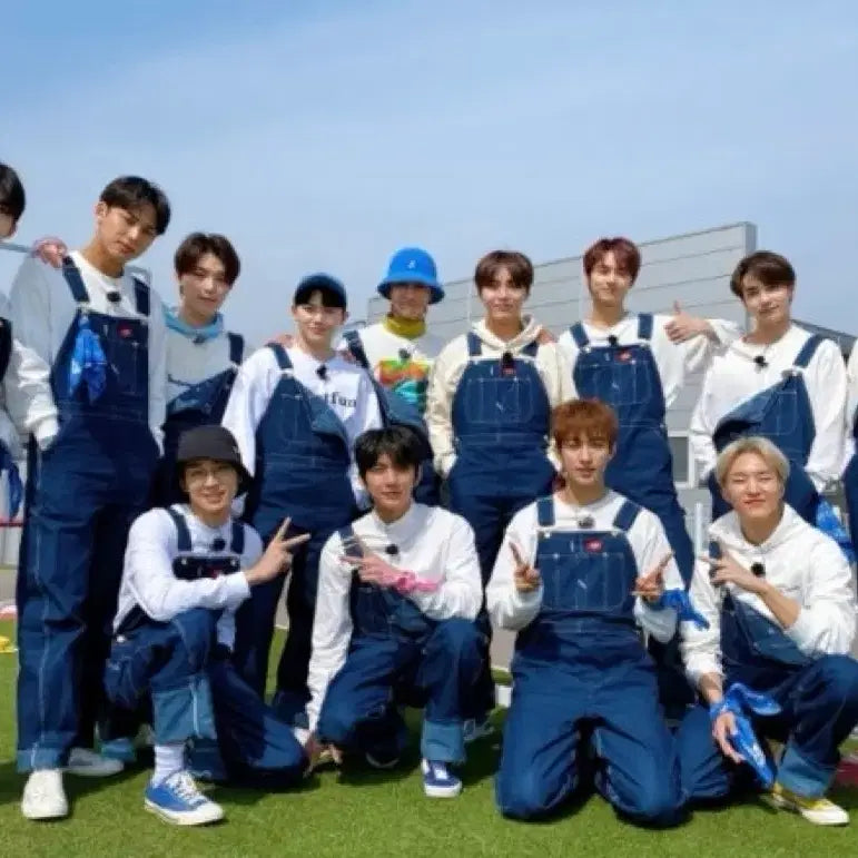 [BUNJANG] Seventeen 11th Anniversary Goods Lucky Box / (급처) 세븐틴 11주년 기념 굿즈 랜박
