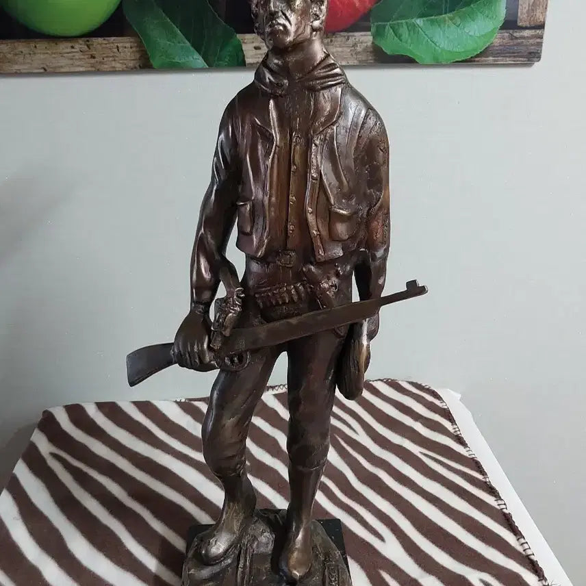 [BUNJANG] Large Bronze Cowboy Statue with Gun / 카우보이 동상 청동 총든 인물 조각상 대형