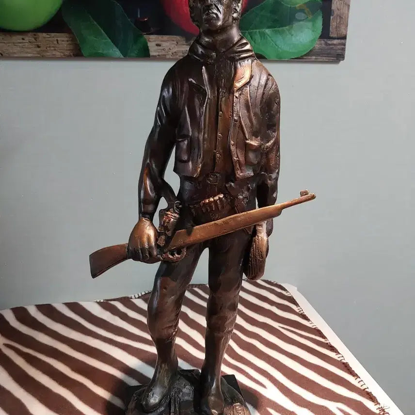 [BUNJANG] Large Bronze Cowboy Statue with Gun / 카우보이 동상 청동 총든 인물 조각상 대형