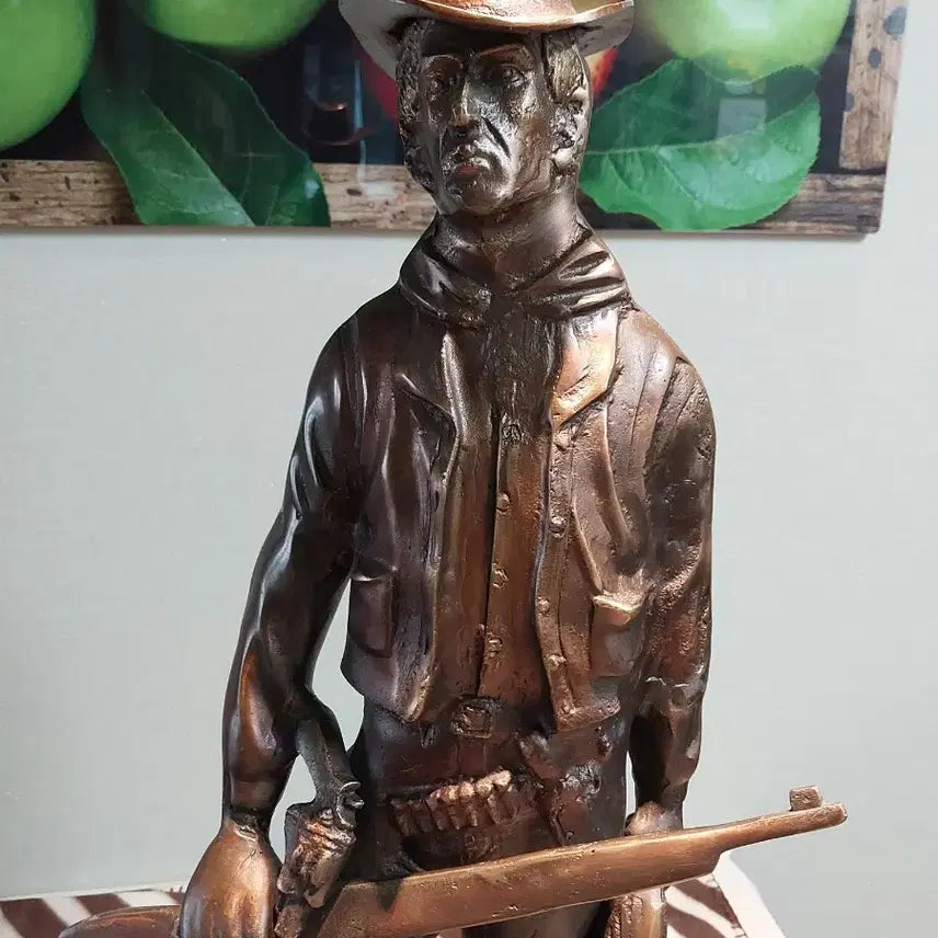 [BUNJANG] Large Bronze Cowboy Statue with Gun / 카우보이 동상 청동 총든 인물 조각상 대형