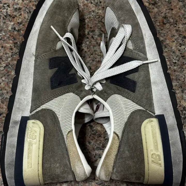 [SOLD OUT] 뉴발란스 990v1 올리브 280