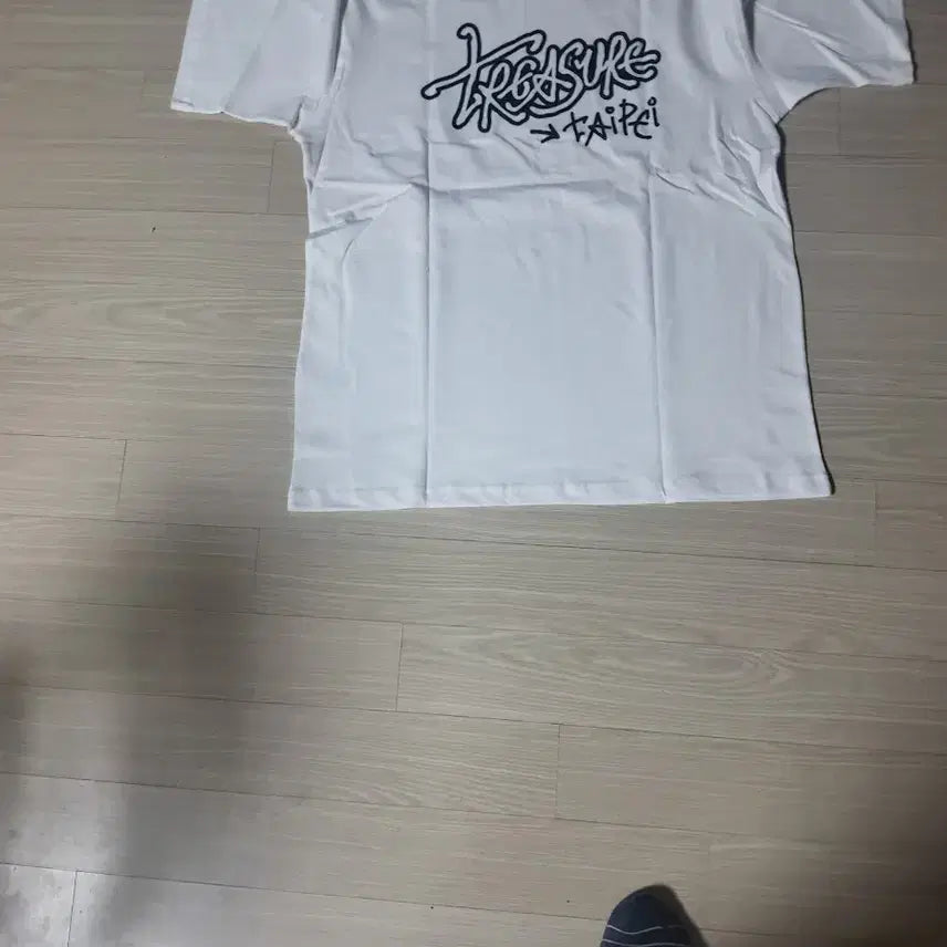 [BUNJANG] TREASURE Taiwan Concert White T-Shirt / 트레저 반팔티 화이트 대만콘서트 펜티