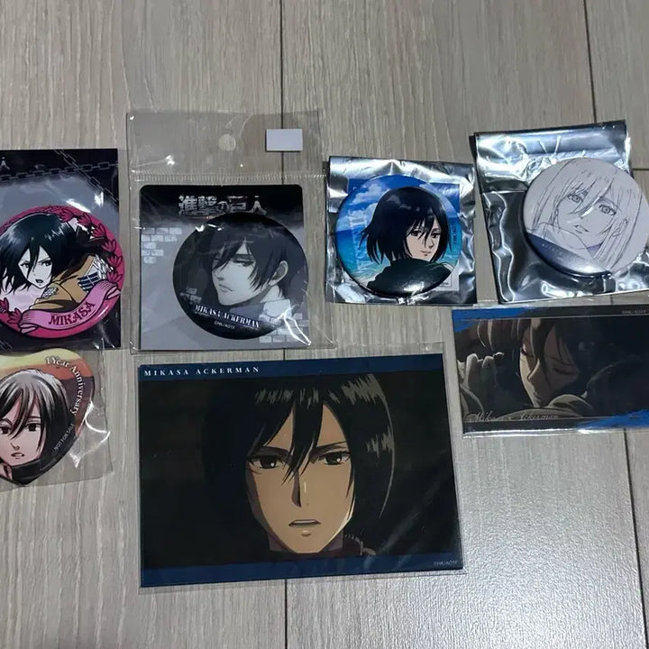 [BUNJANG] Attack on Titan Mikasa Can Badge Photocard / 진격의 거인 미카사 캔뱃지 포카