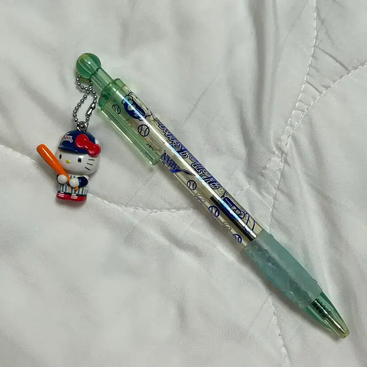 [BUNJANG] Vintage Hello Kitty Baseball Strap Ballpoint Pen / 고전 야구 키티 스트랩 볼펜