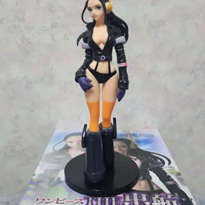 [BUNJANG] Banpresto One Piece Nicco Robin Egghead Version Figure / 반프레스토 더출항 니코로빈