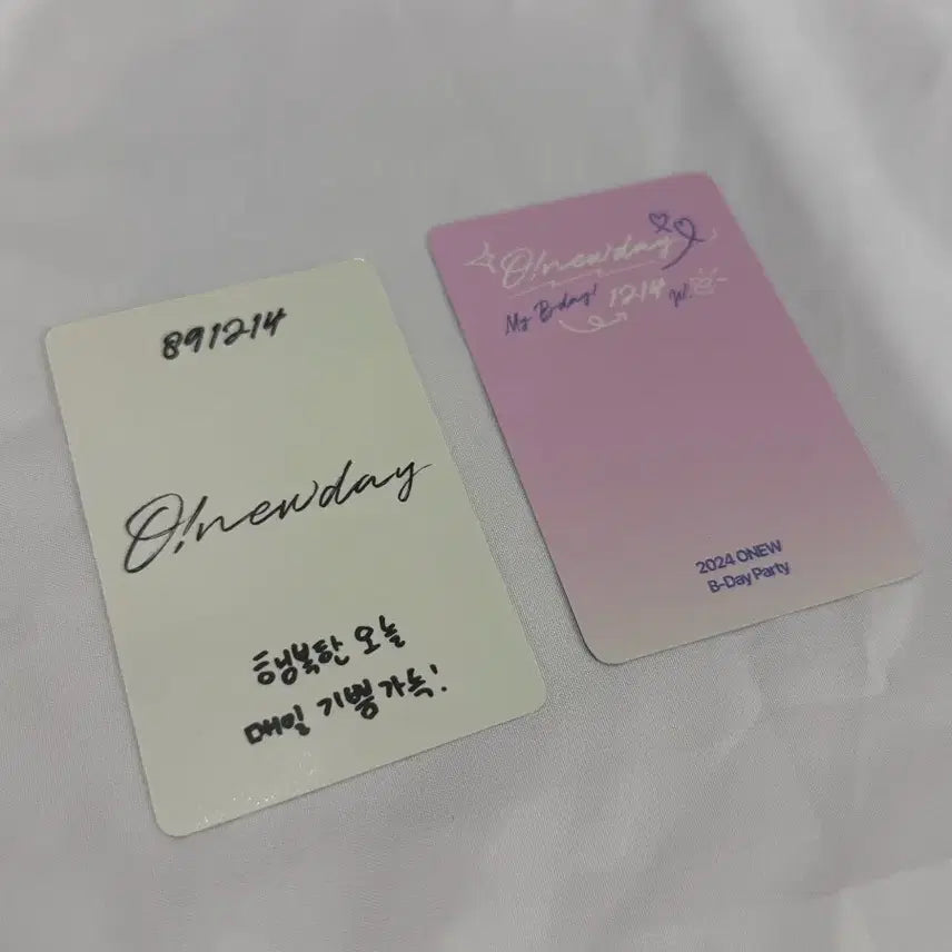 [BUNJANG] SHINee Onew Onewday Photocard Bundle Set (2) / 샤이니 온유 오뉴데이 포카 2장일괄