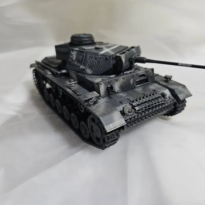 [BUNJANG] 1/35 Scale Panzer III Tank Plastic Model Kit - Assembled and Painted / 급처 처분 3호 전차 1/35 전차 프라모델 완성작
