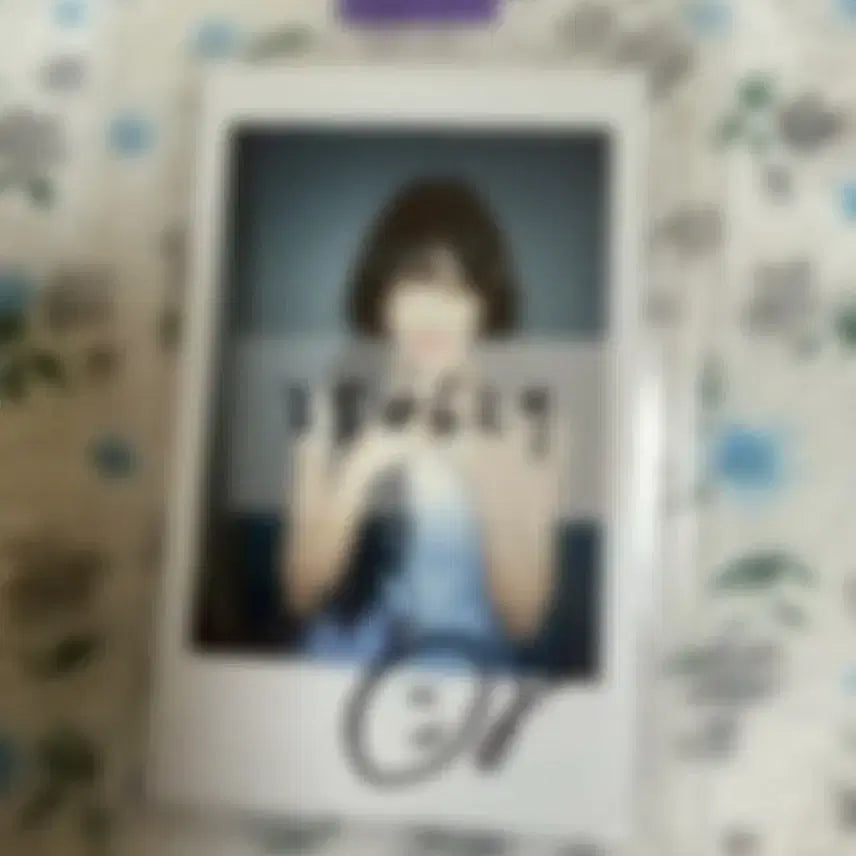 [BUNJANG] ARTMS Choerry Signed Polaroid / 아르테미스 최리 싸인 폴라로이드