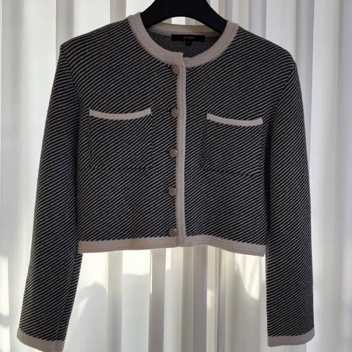 [BUNJANG] ON&amp;ON Diagonal Striped Cardigan - Black / 온앤온 diagonal striped cardigan - black