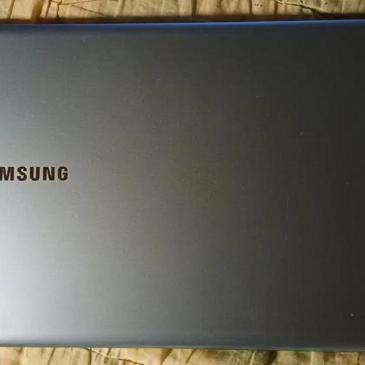 [BUNJANG] Samsung Laptop 13-inch Sky Blue / 삼성 노트북 블루색상 13인치 무료배송