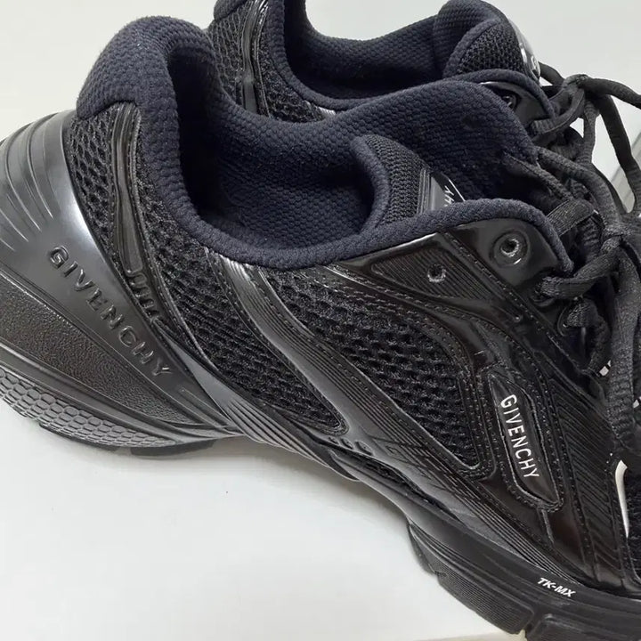 [BUNJANG] Givenchy Mesh Runner Black Size 44 (285) / 지방시 메쉬러너 블랙 44(285) 사이즈