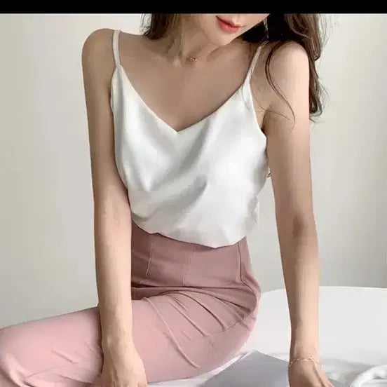 [SOLD OUT] 에이블리 지그재그 새틴 슬리브 나시