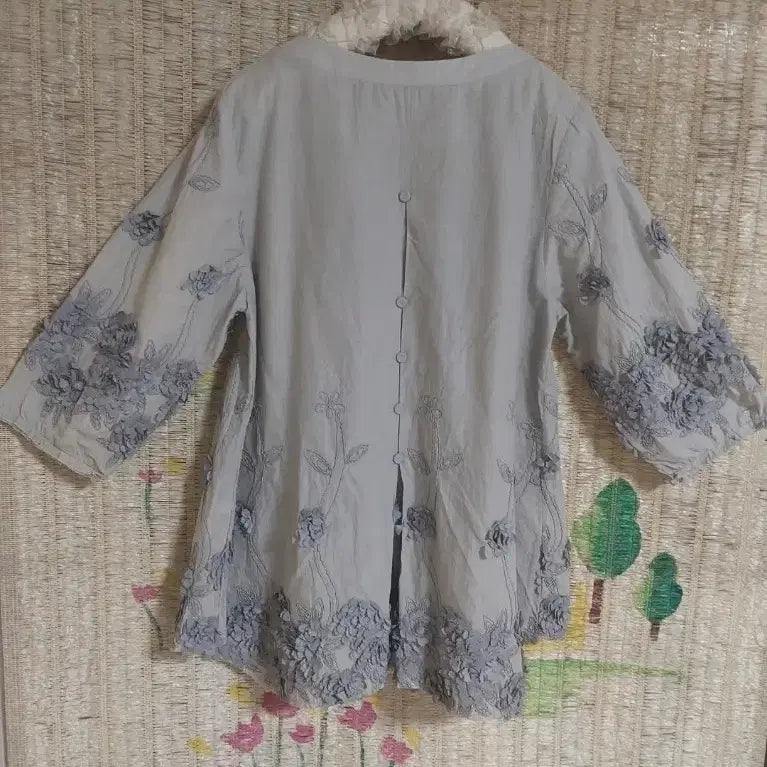 [BUNJANG] Gray Floral Embroidered Blouse / 그레색 꽃자수 블라우스