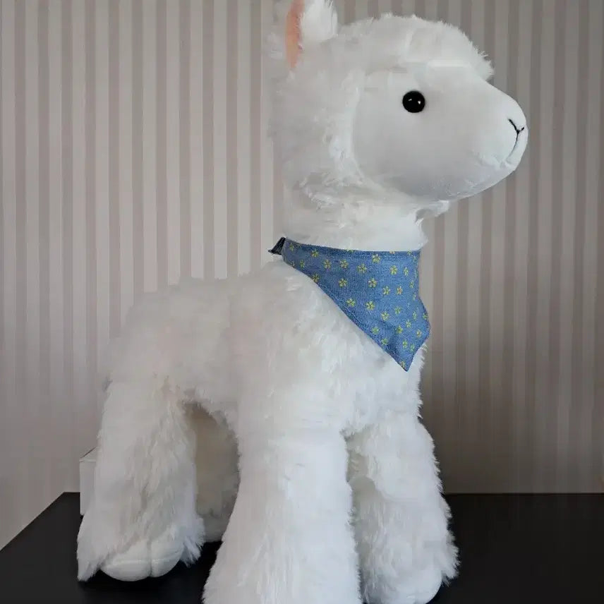 [BUNJANG] Xtop Alpaca Medium Plush Toy 40cm with Flower Scarf / xtop 엑스탑 양 알파카 중형인형 40cm 꽃  스카프 무늬 새상품