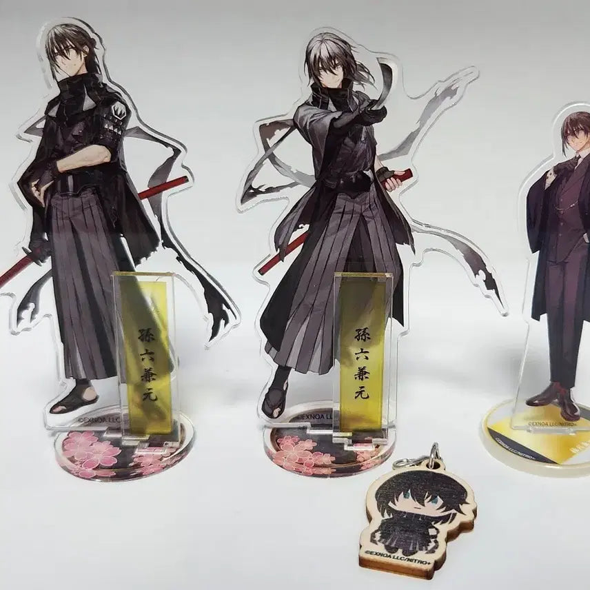 [BUNJANG] Touken Ranbu Magoroku Kanetomo Acrylic Stand Set &amp; Wooden Keychain / 도검난무 마고로쿠 카네토모 아크릴 스탠드 3종, 나무 키링 일괄