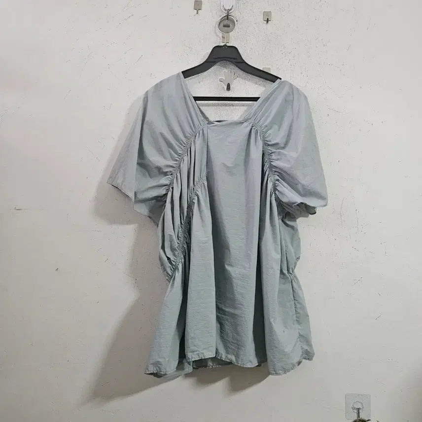 [BUNJANG] Square Neck Puff Sleeve Shirring Blouse / 스퀘어넥 퍼프소매 셔링 블라우스