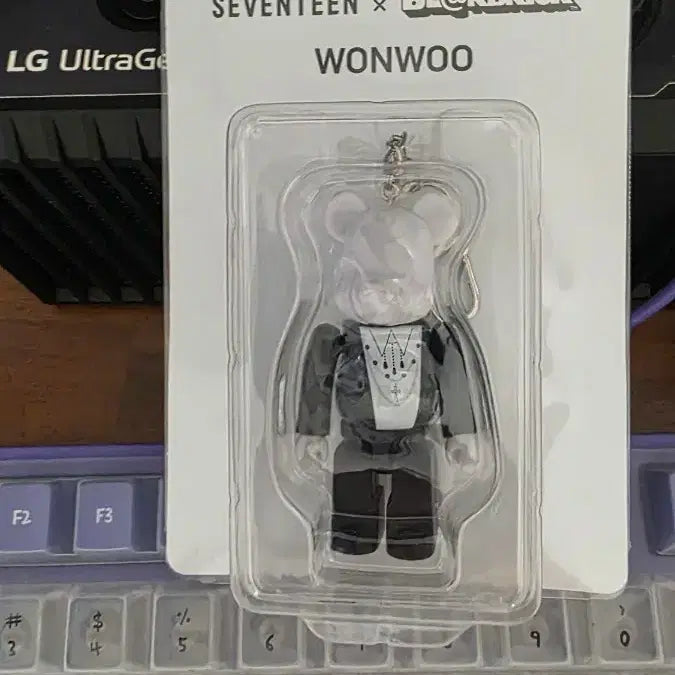[BUNJANG] SEVENTEEN Wonwoo Bearbrick Keyring (Sealed) / 세븐틴 원우 베어브릭 키링 (미개봉)