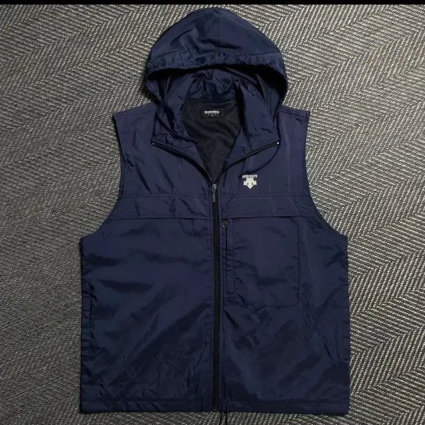 [SOLD OUT] 데상트 포켓 후드 조끼 베스트 m
