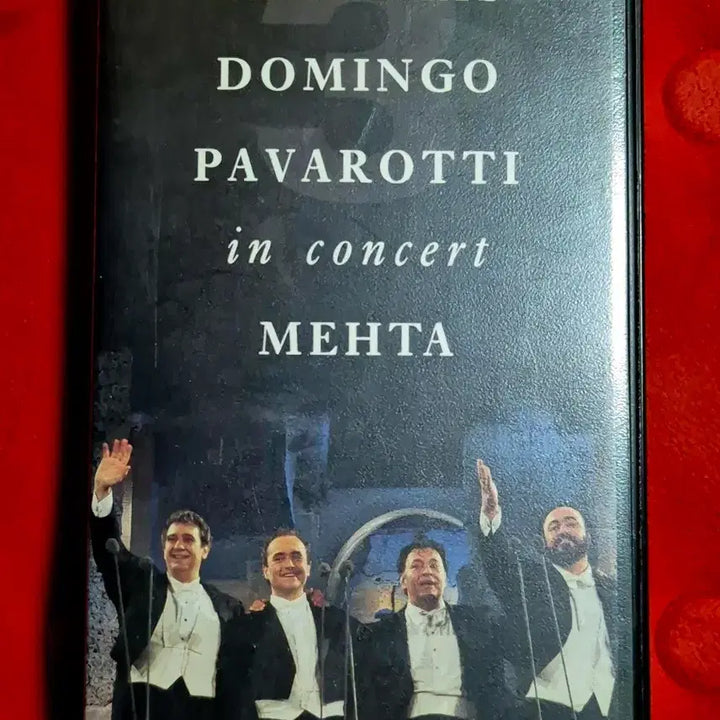 [BUNJANG] Carreras Domingo Pavarotti In Concert VHS / 카레라스 도밍고 파바로티 인 콘서트 VHS