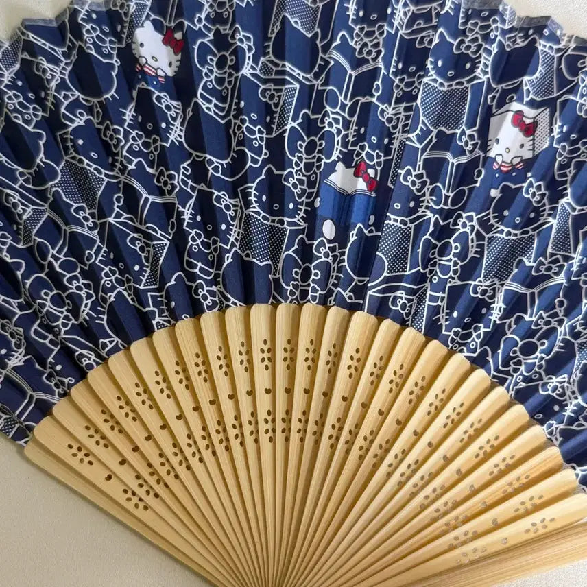 [BUNJANG] Classic Kitty 2019 Folding Fan / 고전키티 부채 2019