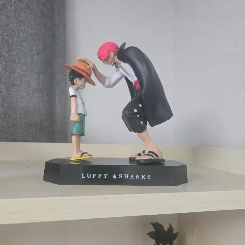 [BUNJANG] One Piece Luffy &amp; Shanks Figure / 원피스 루피 &amp; 샹크스 피규어