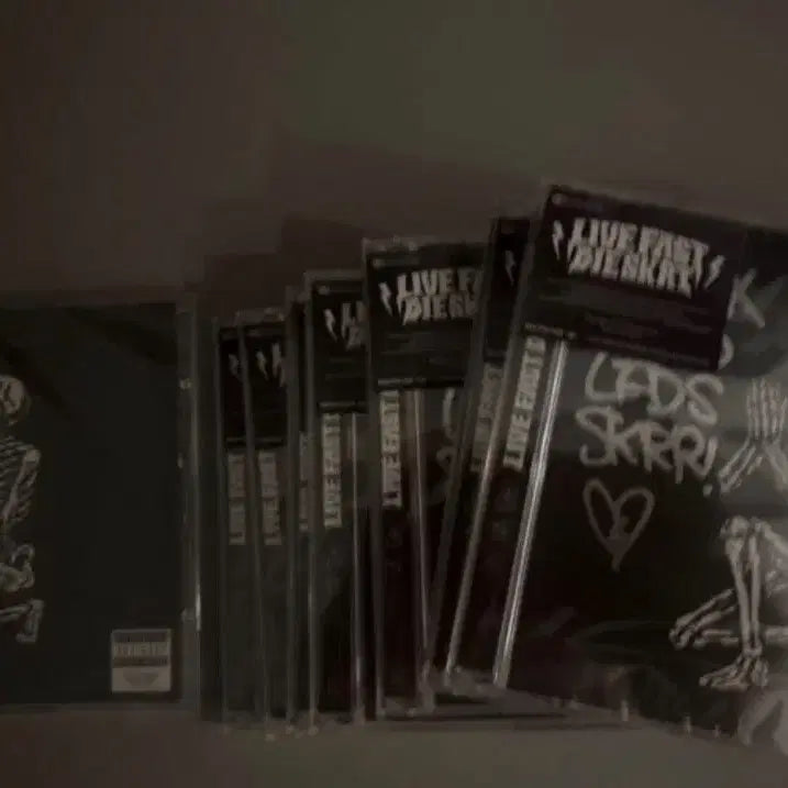 [BUNJANG] Billlie LIVE FAST DIE SKRT Signed Sealed CD / 빌스택스 LIVE FAST DIE SKRT 미개봉 사인 CD