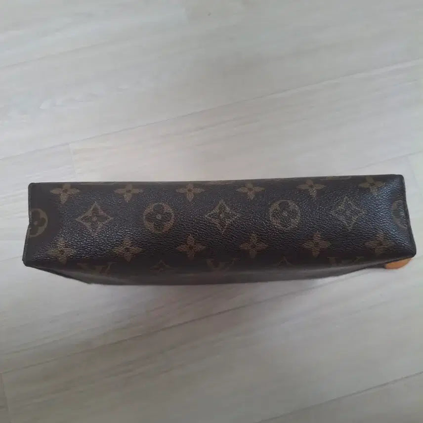[BUNJANG] Louis Vuitton Monogram Toiletry 26 Pouch / (정품) 루이비통 모노그램 토일렛 26 클러치 파우치