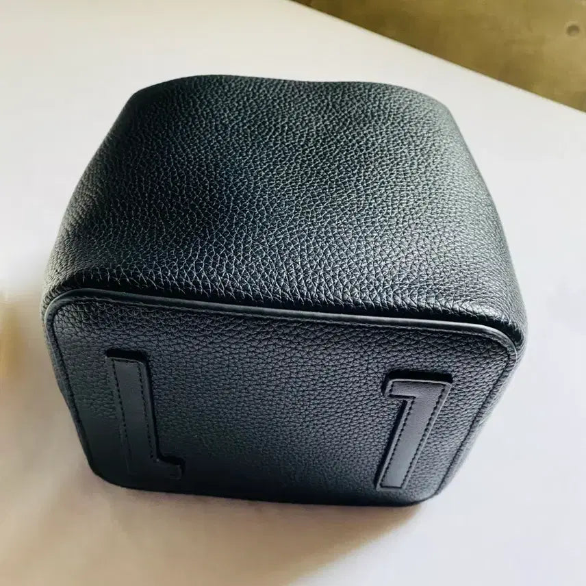[BUNJANG] Black Leather Bucket Bag / (새상품) 소가죽 블랙 버킷백
