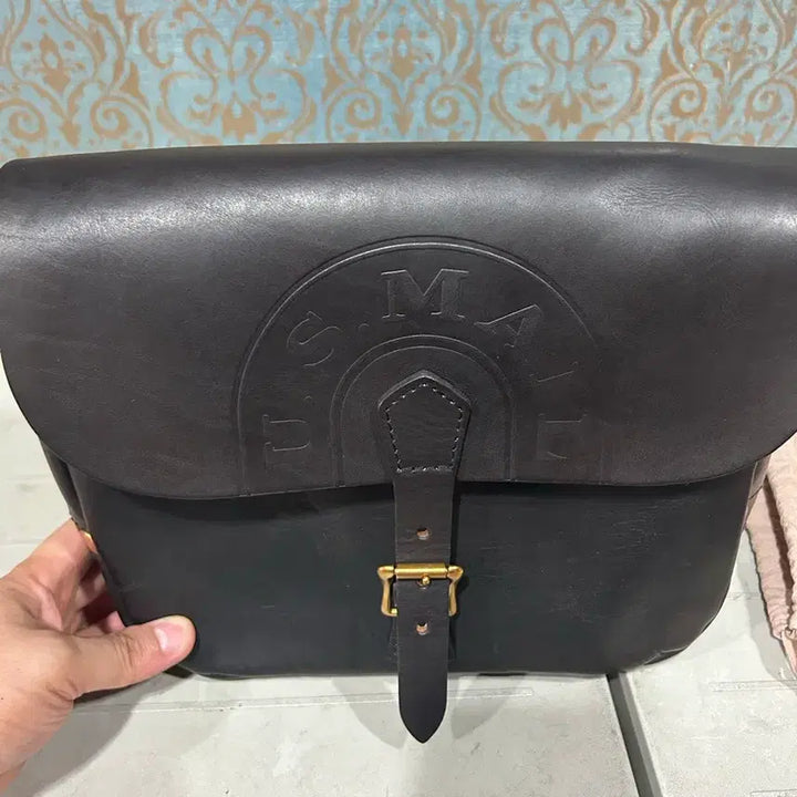 [SOLD OUT] VASCO LEATHER POSTMAN SHOULDER BAG /